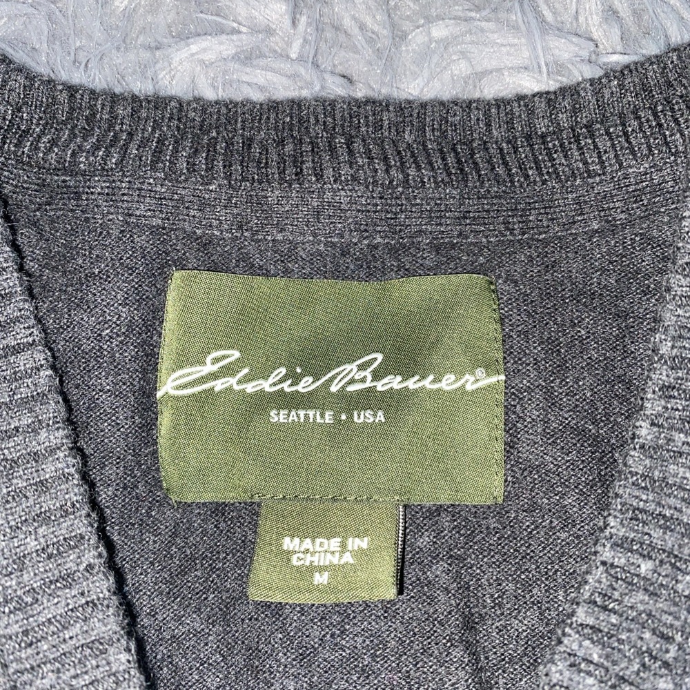 Eddie Bauer Men's Sz M Gray Cashmere Blend Cotton Long Sleeve V Neck Preppy - Picture 6 of 7